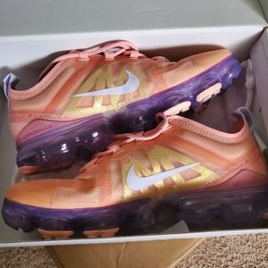 Women Nike only wore once